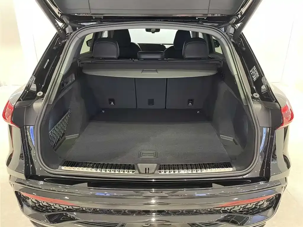 Audi Q5L — фото 7