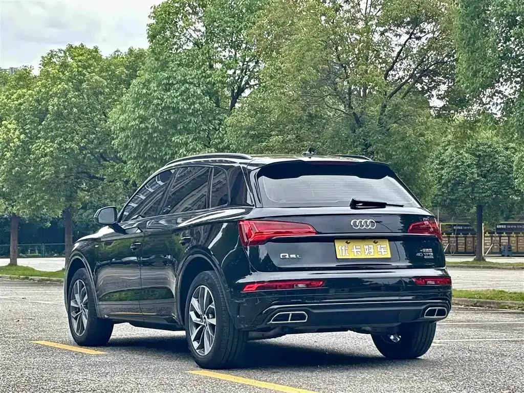 Audi Q5L — фото 6