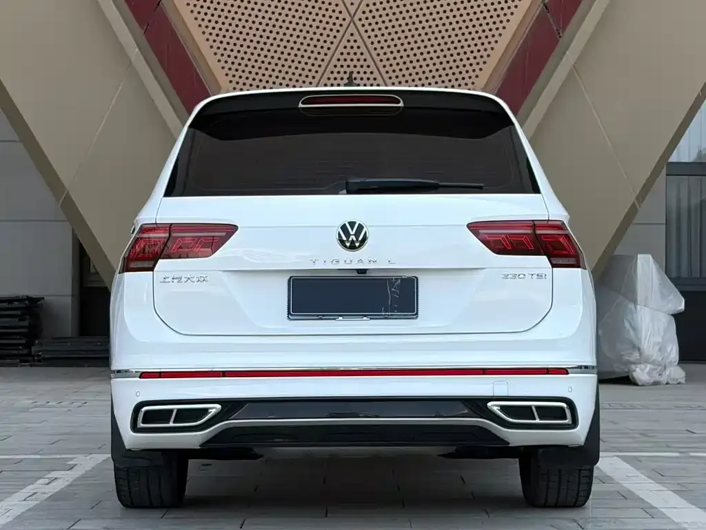 Volkswagen Tiguan L — фото 6
