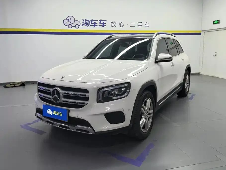 Mercedes-Benz GLB — фото 1