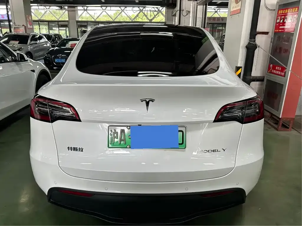 Tesla Model Y — фото 5