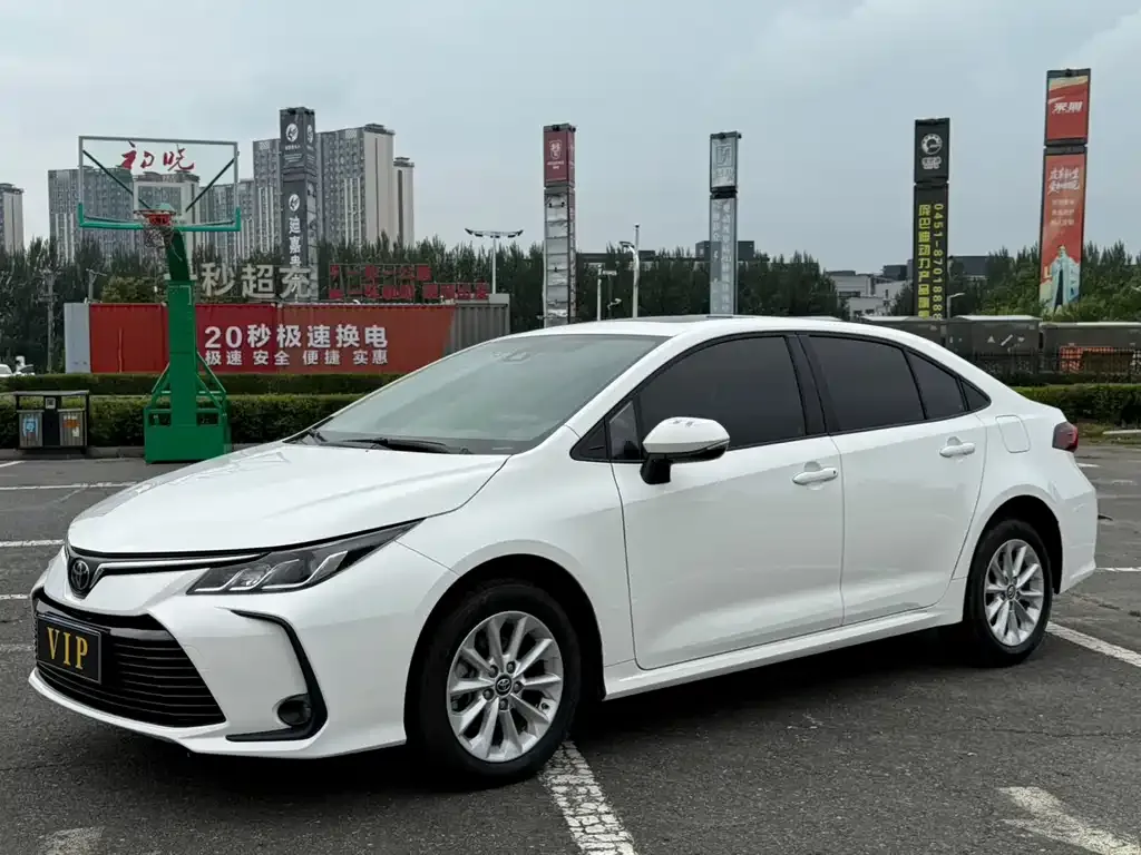 Toyota Corolla — фото 1
