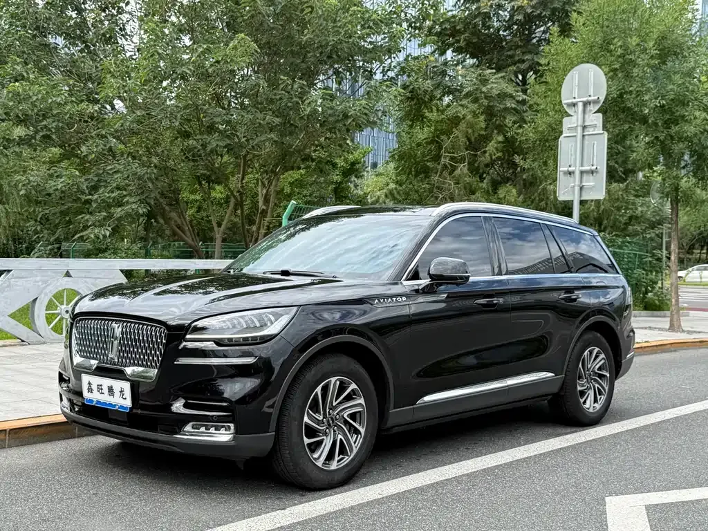 Lincoln Aviator — фото 1