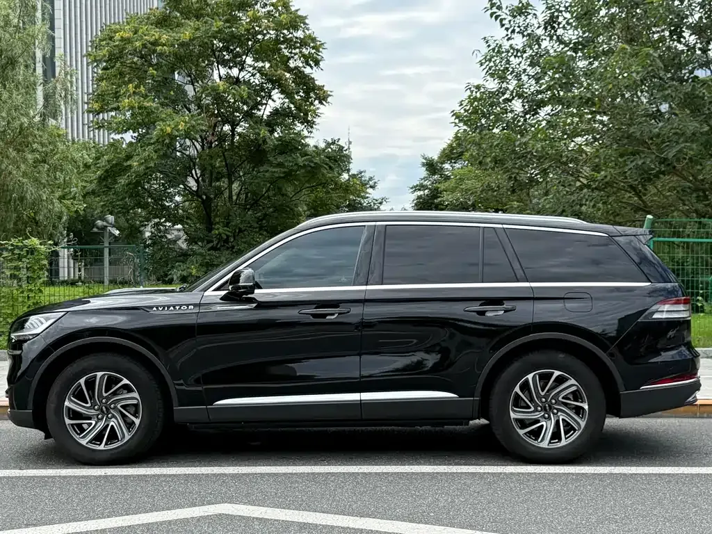 Lincoln Aviator — фото 10