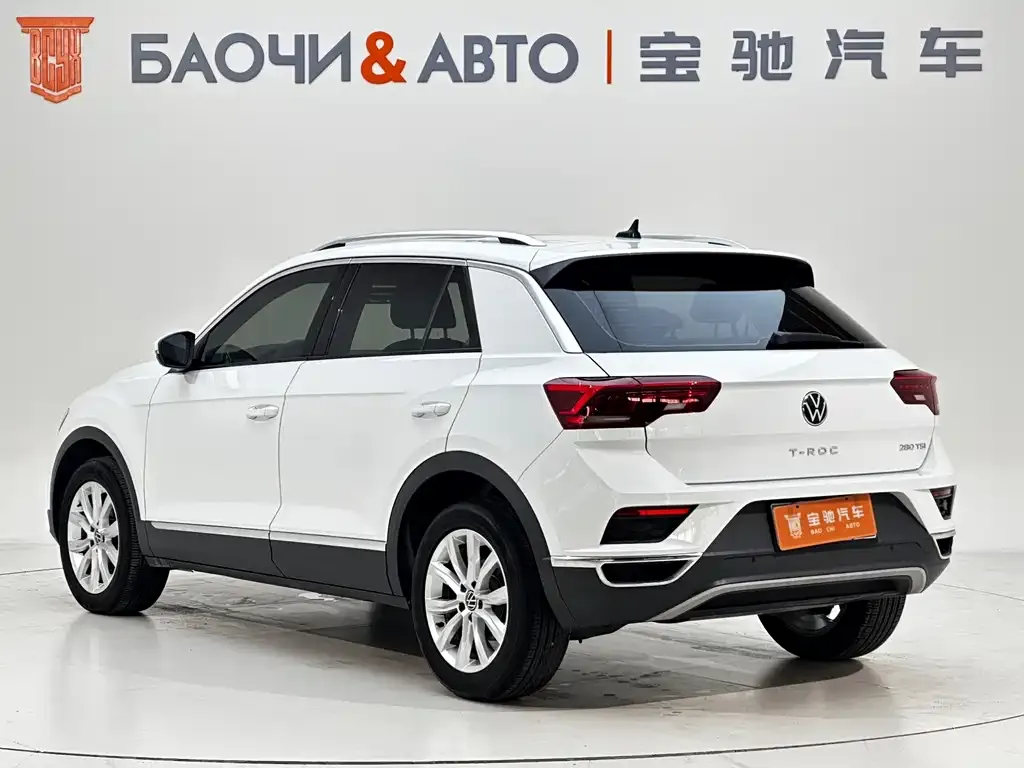 Volkswagen T-Roc — фото 6