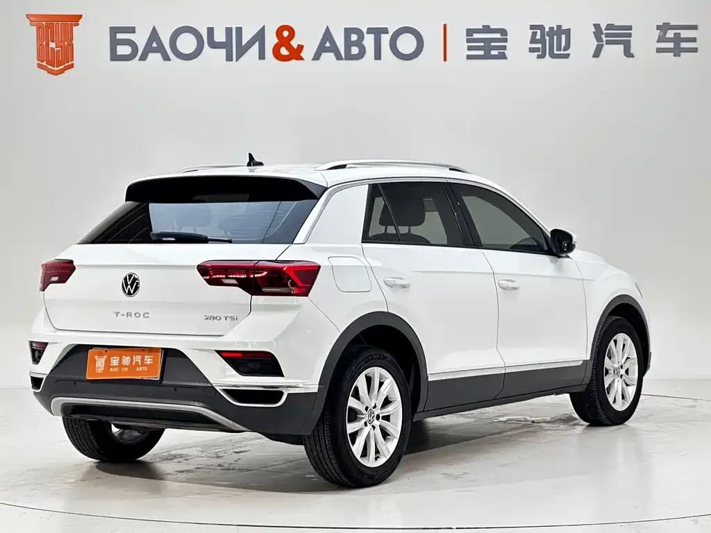 Volkswagen T-Roc — фото 7