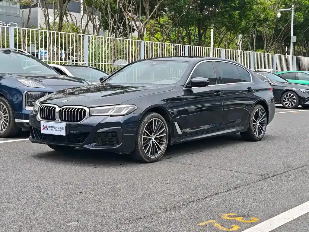 BMW 5 Series — фото 1