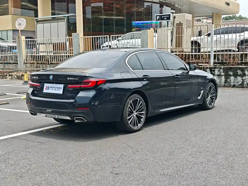 BMW 5 Series — фото 5