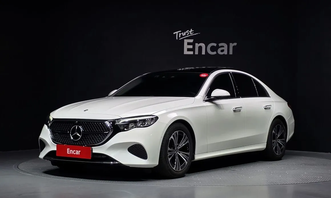 Mercedes-Benz E-Class — фото 1