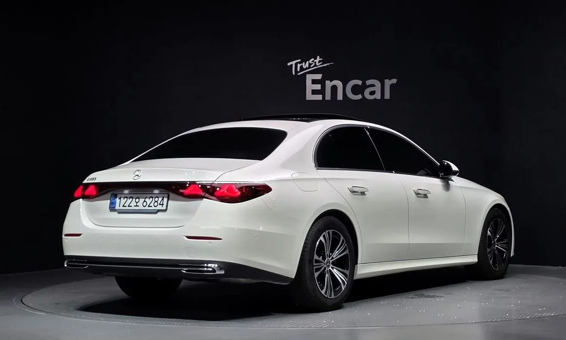 Mercedes-Benz E-Class — фото 4