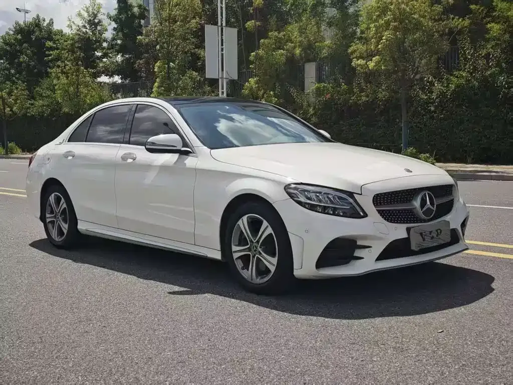 Mercedes-Benz C-Class — фото 1