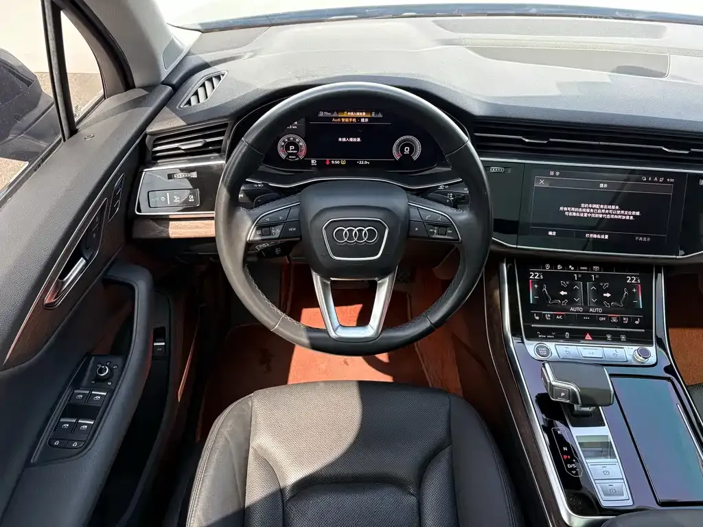 Audi Q7 — фото 8