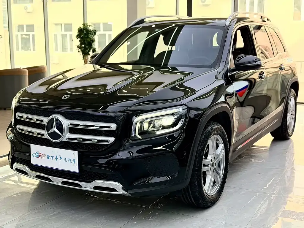 Mercedes-Benz GLB — фото 1