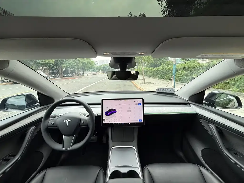 Tesla Model Y — фото 7