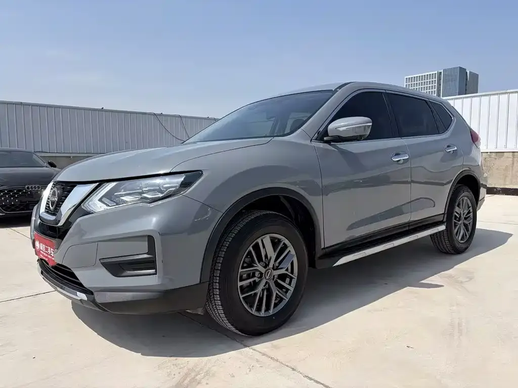 Nissan X-Trail — фото 1