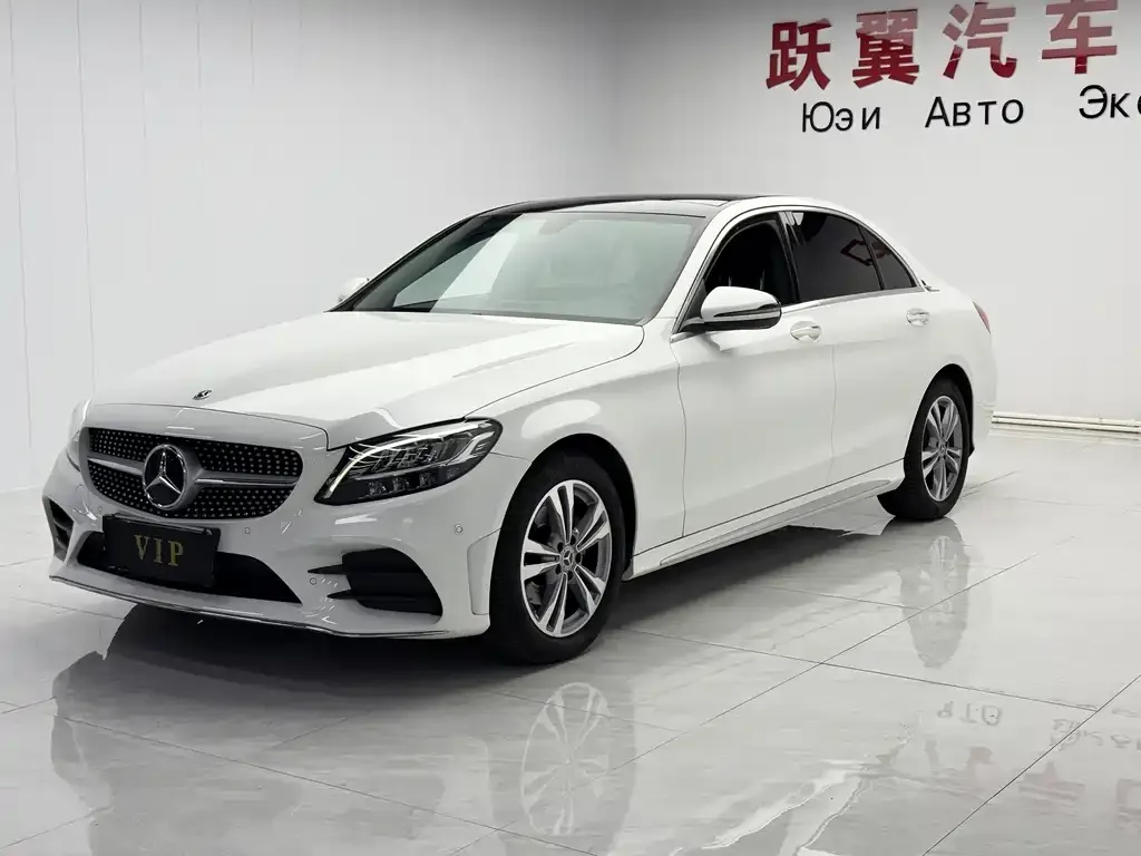 Mercedes-Benz C-Class — фото 1