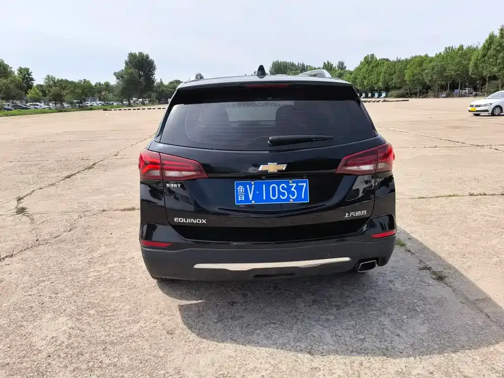 Chevrolet Equinox 2023 из CN, фото 3