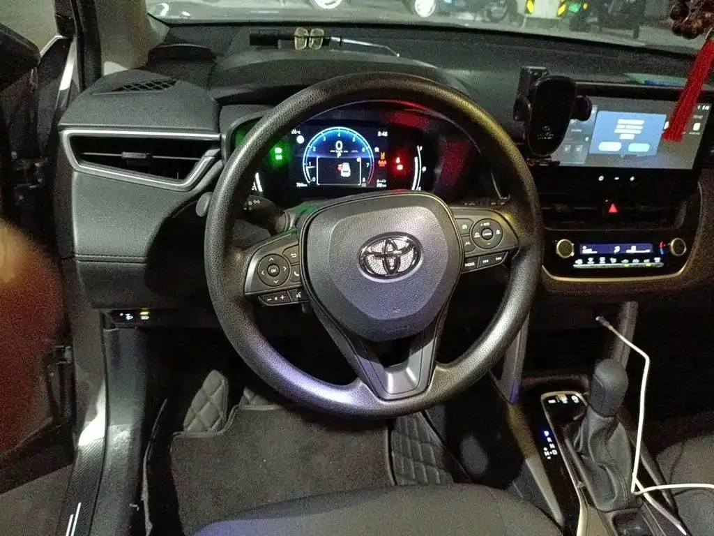 Toyota Corolla Cross — фото 7