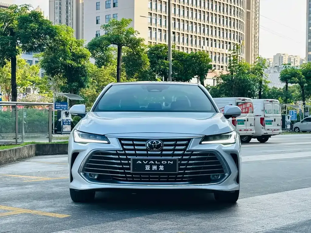 Toyota Avalon — фото 10