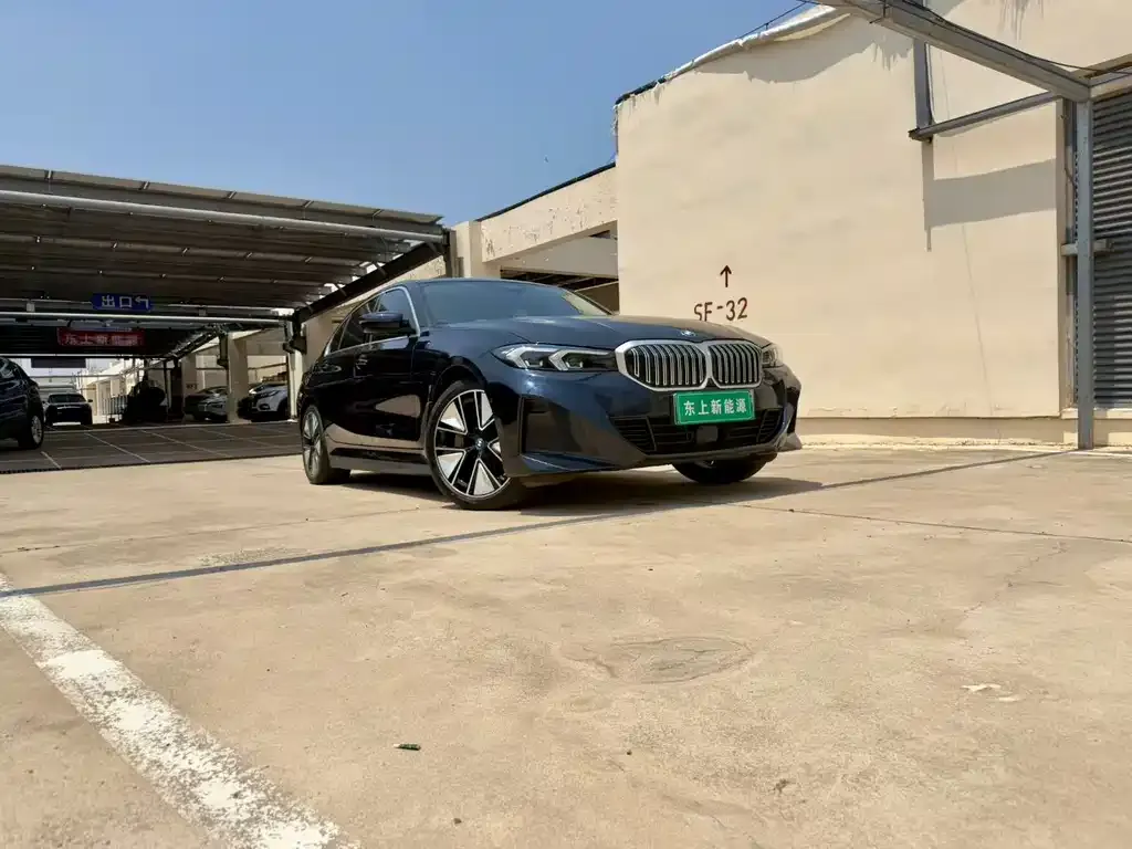 BMW i3 — фото 7