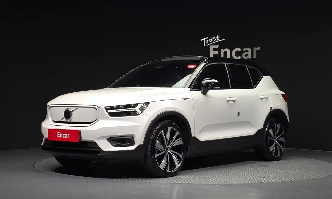 Volvo XC40 — фото 1