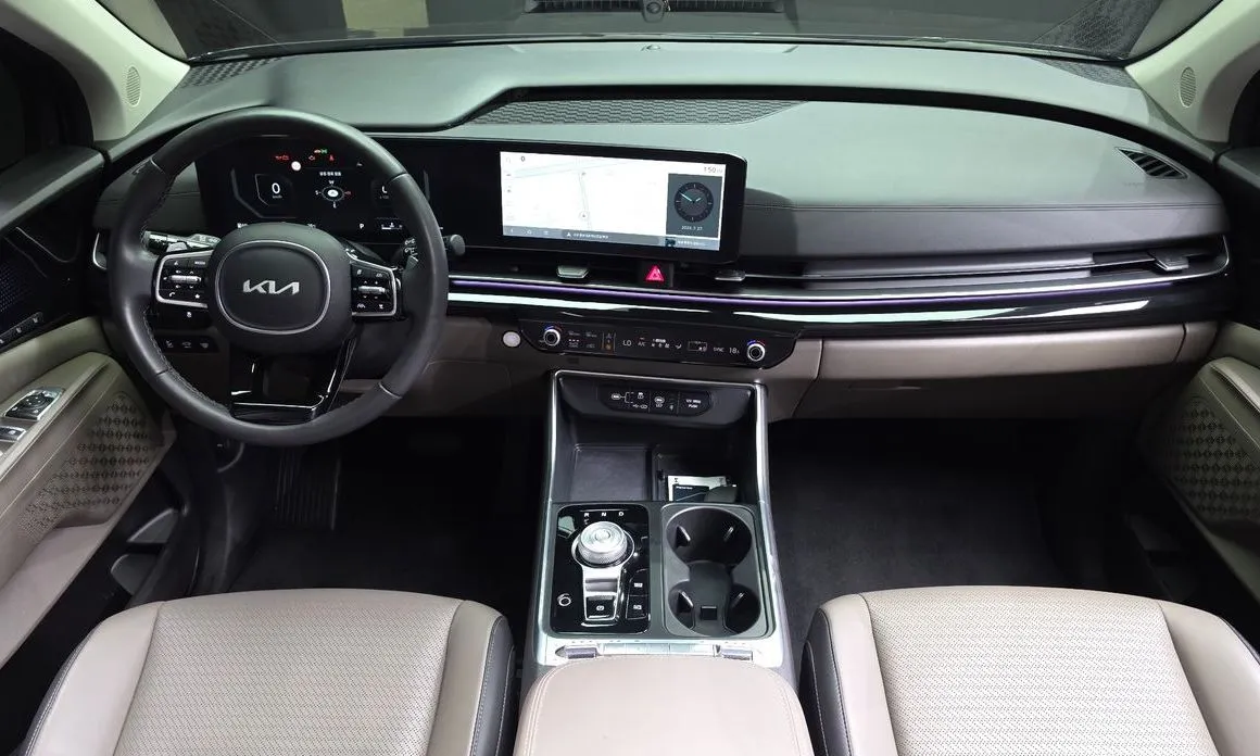 Kia Carnival — фото 10