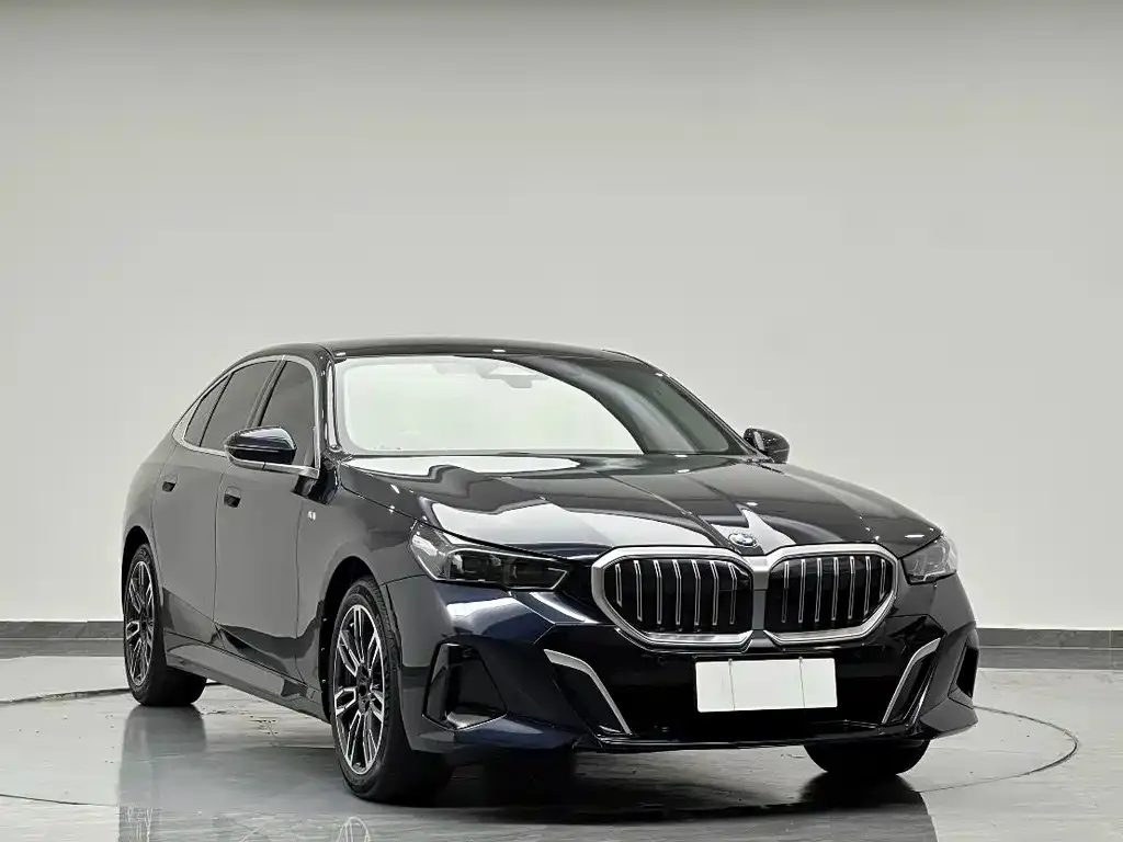 BMW 5 Series — фото 5