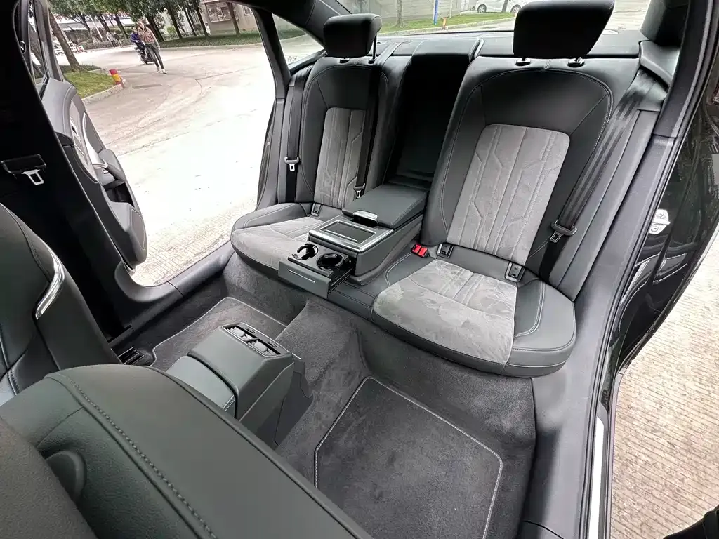 Audi A6L 2024 из CN, фото 3