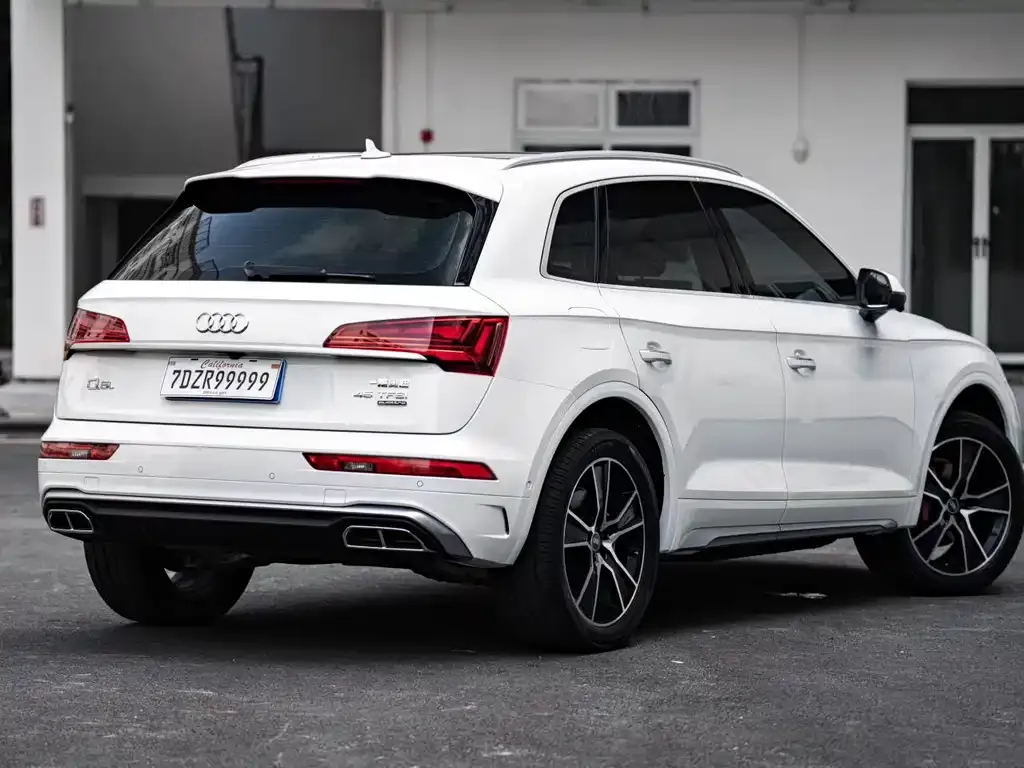 Audi Q5L — фото 5