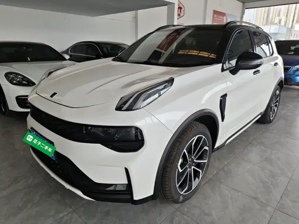 Lynk & Co 01