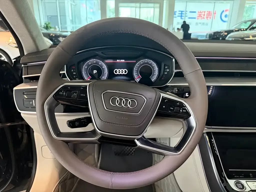 Audi A8 — фото 5