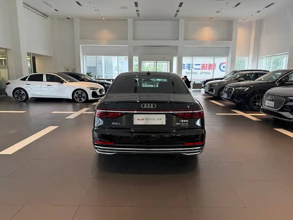 Audi A8 — фото 8