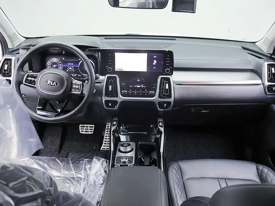 Kia Sorento — фото 9