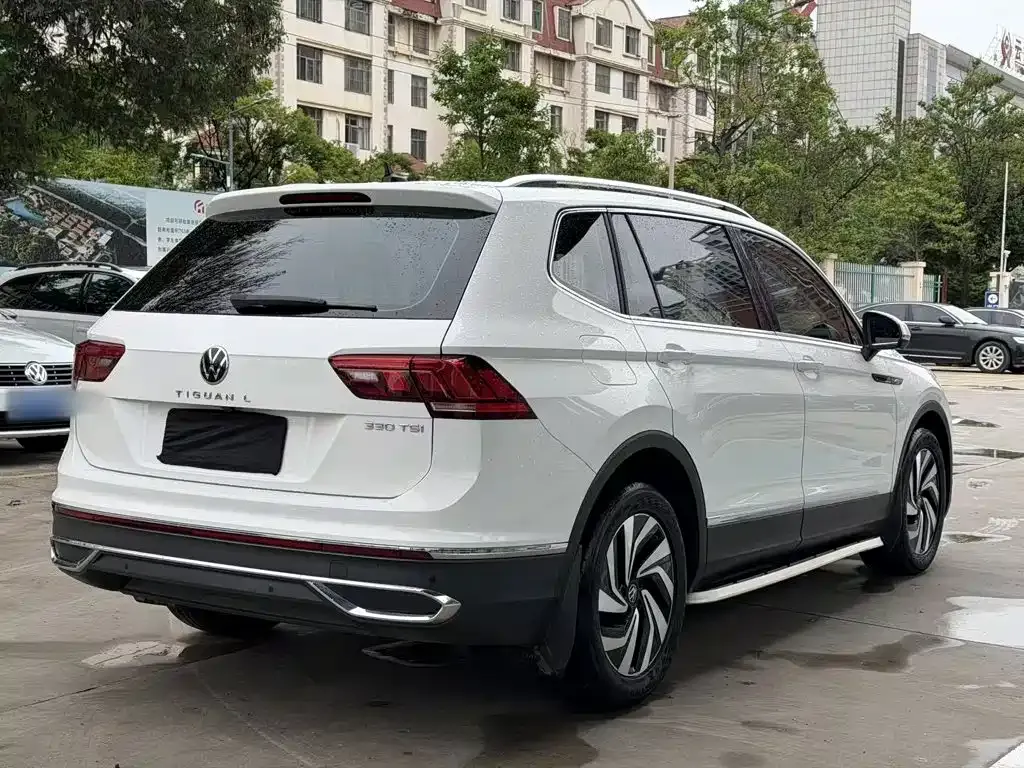 Volkswagen Tiguan L — фото 9