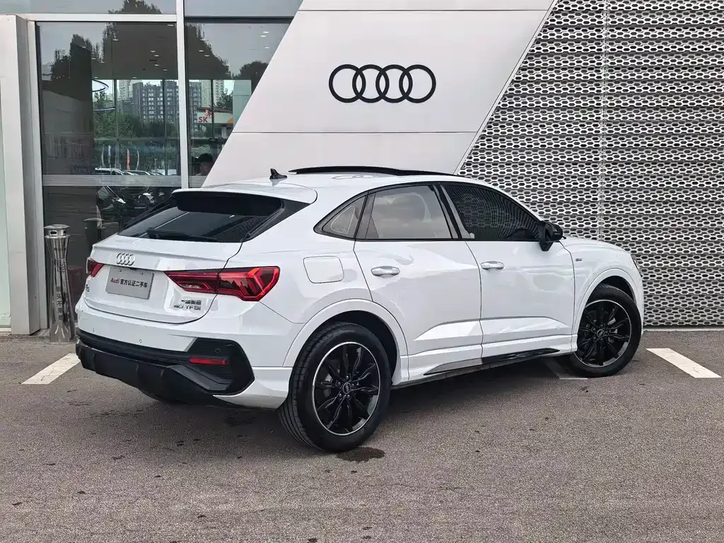 Audi Q3 Sportback — фото 5