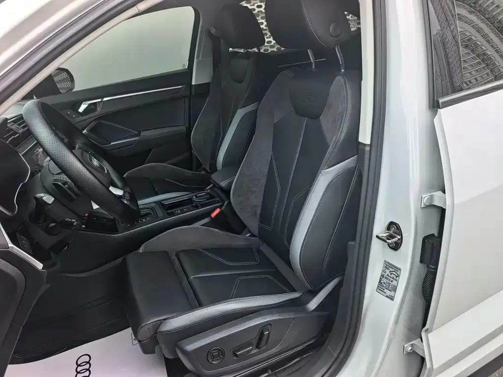 Audi Q3 Sportback — фото 10
