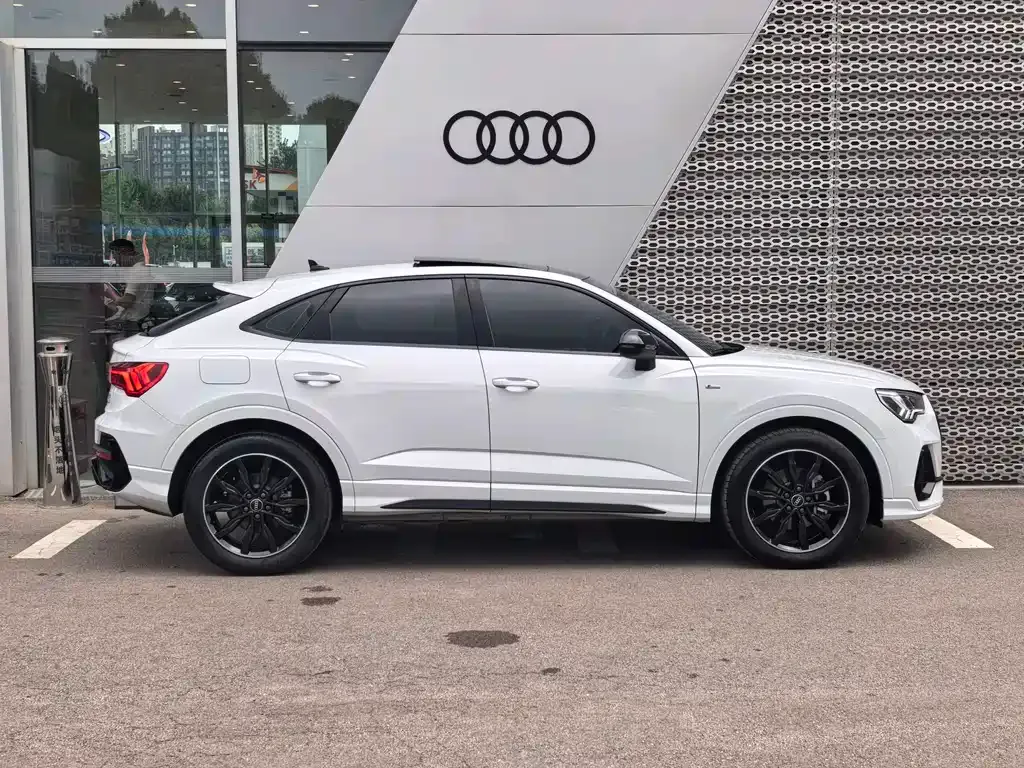 Audi Q3 Sportback — фото 3