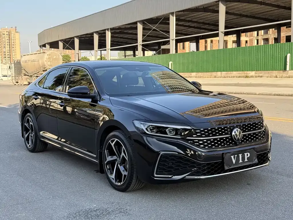 Volkswagen Passat — фото 10