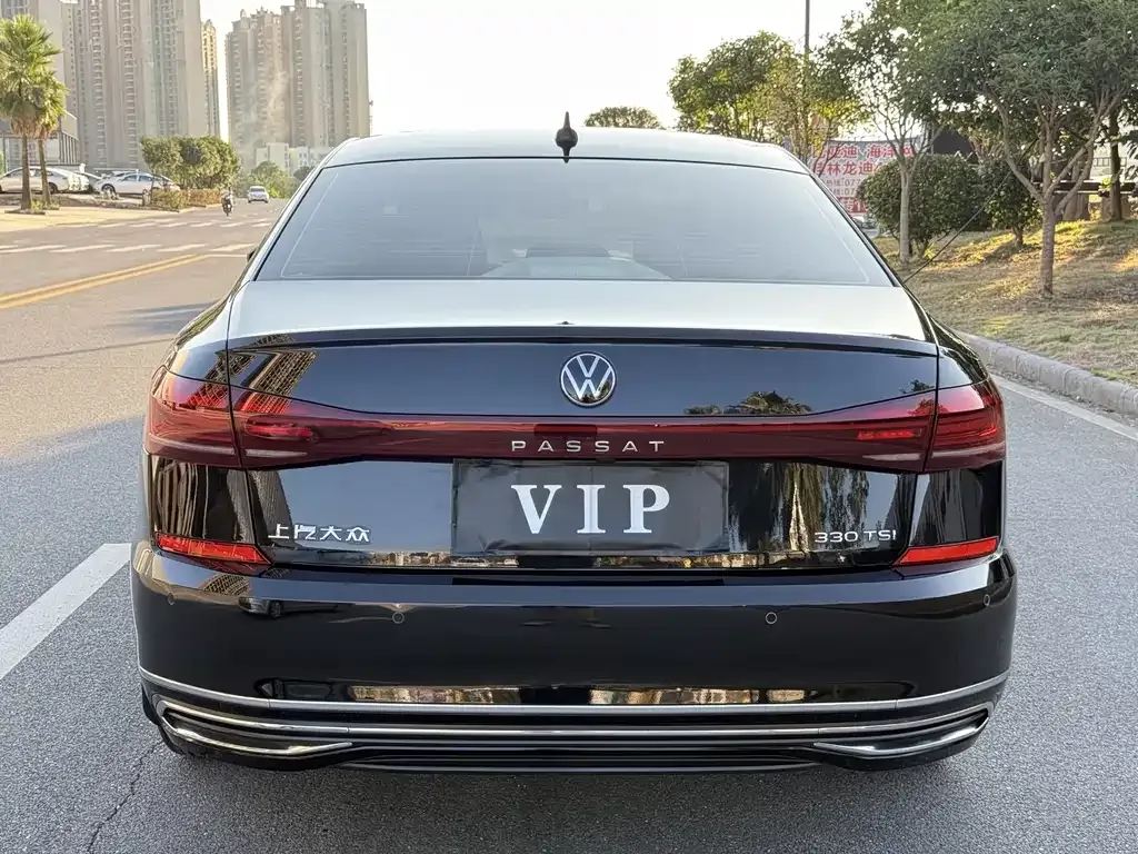Volkswagen Passat — фото 9
