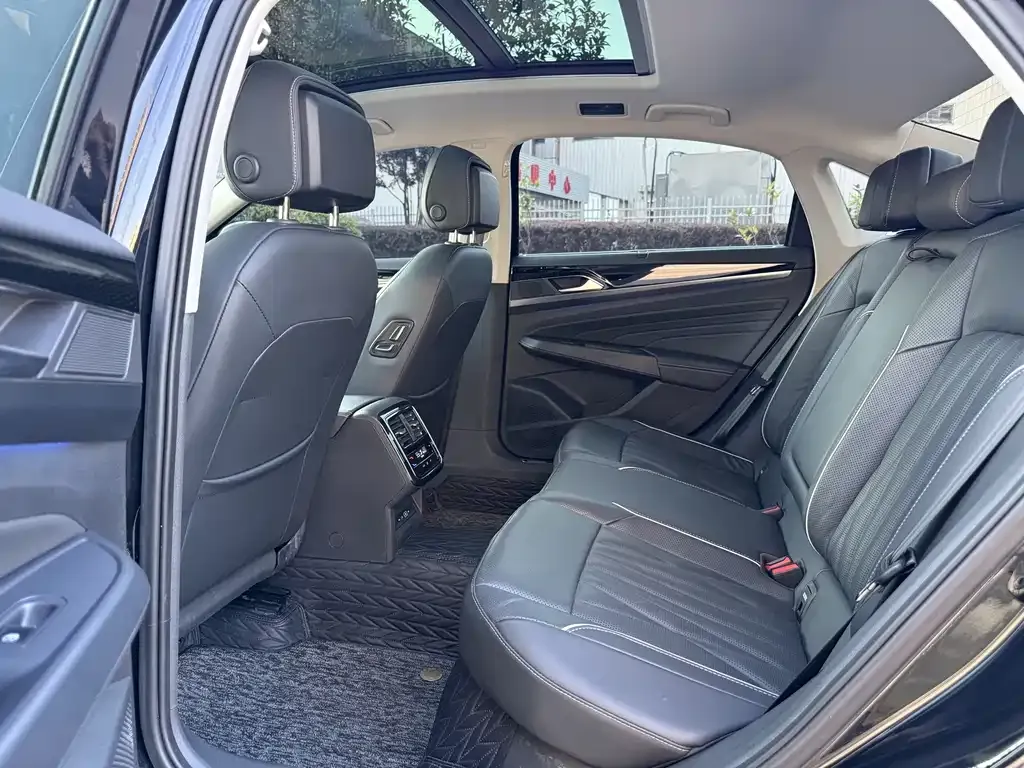Volkswagen Passat — фото 3