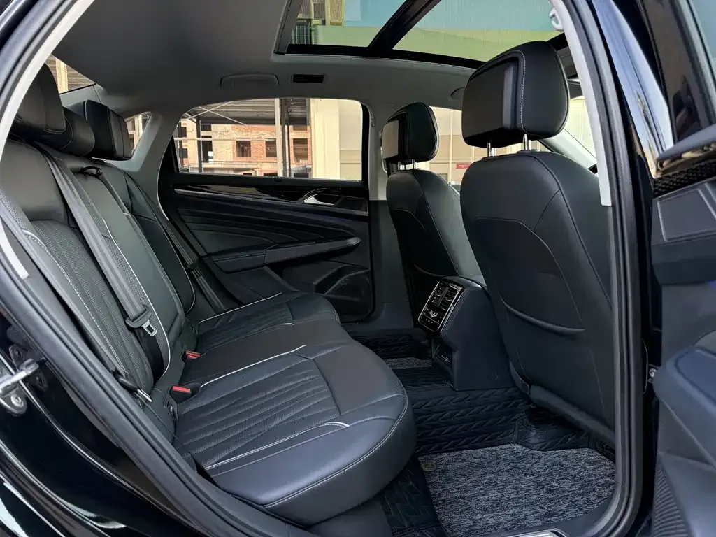Volkswagen Passat — фото 2
