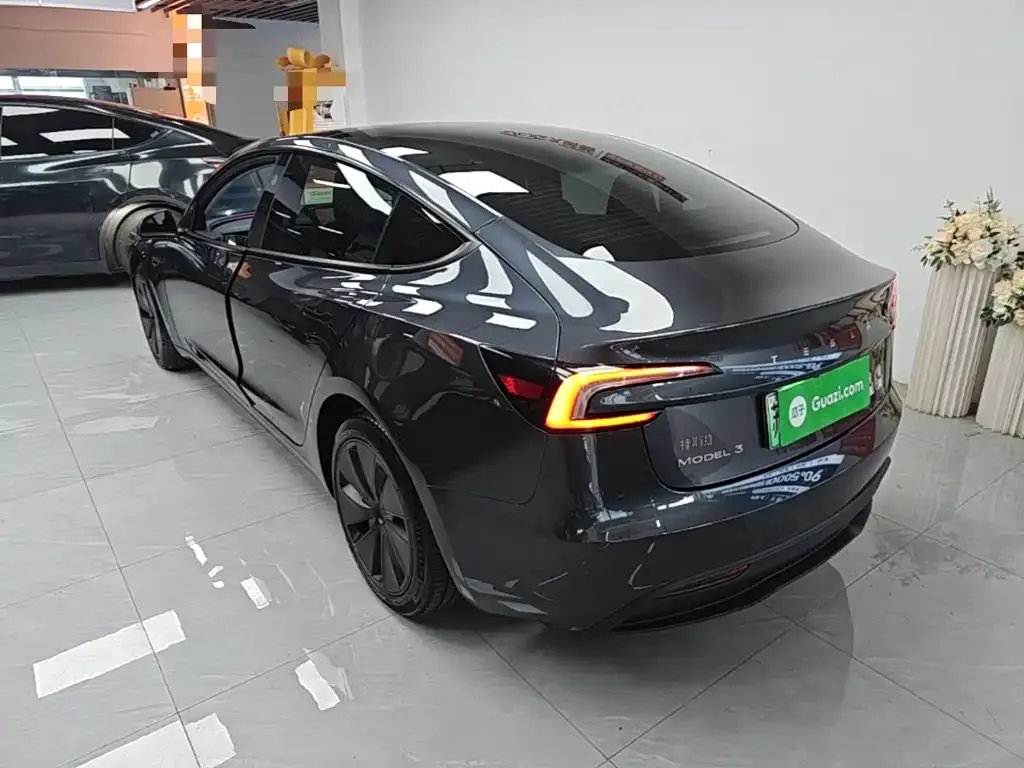 Tesla Model 3 — фото 5