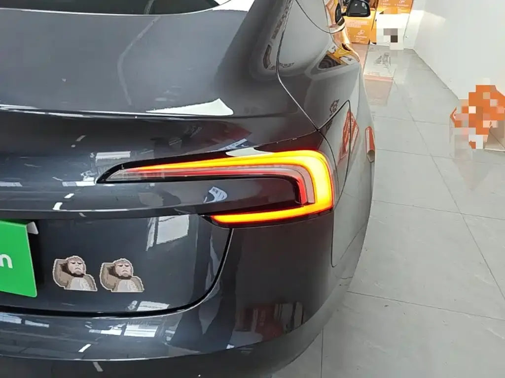 Tesla Model 3 — фото 3