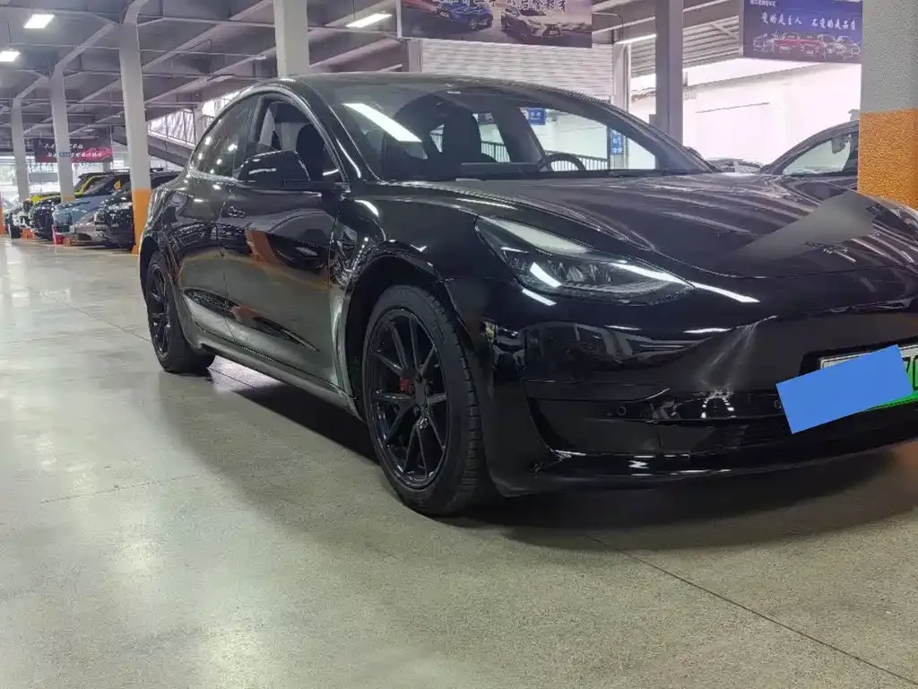 Tesla Model 3 — фото 3
