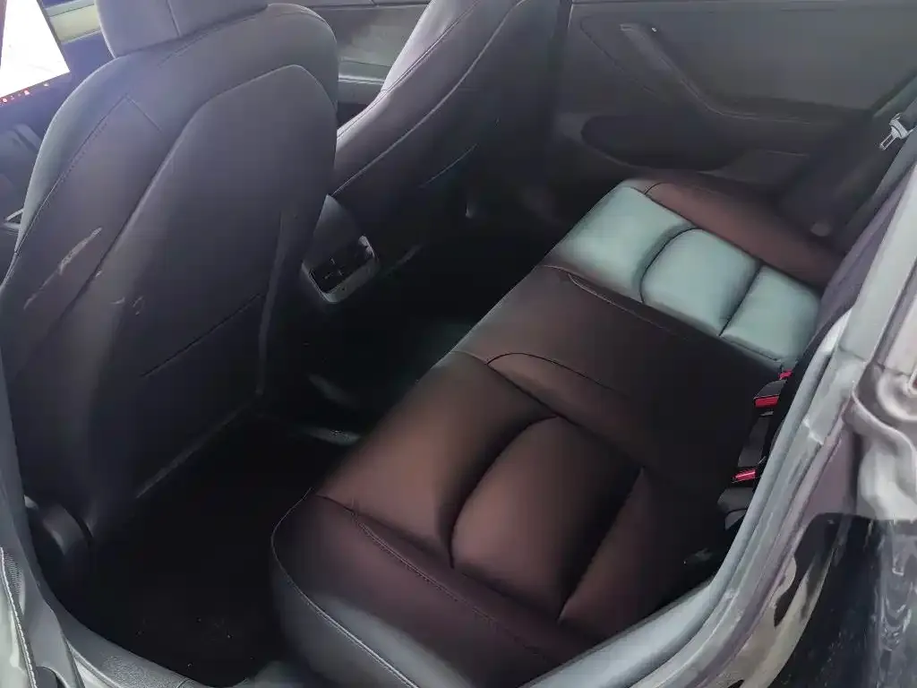 Tesla Model 3 — фото 9