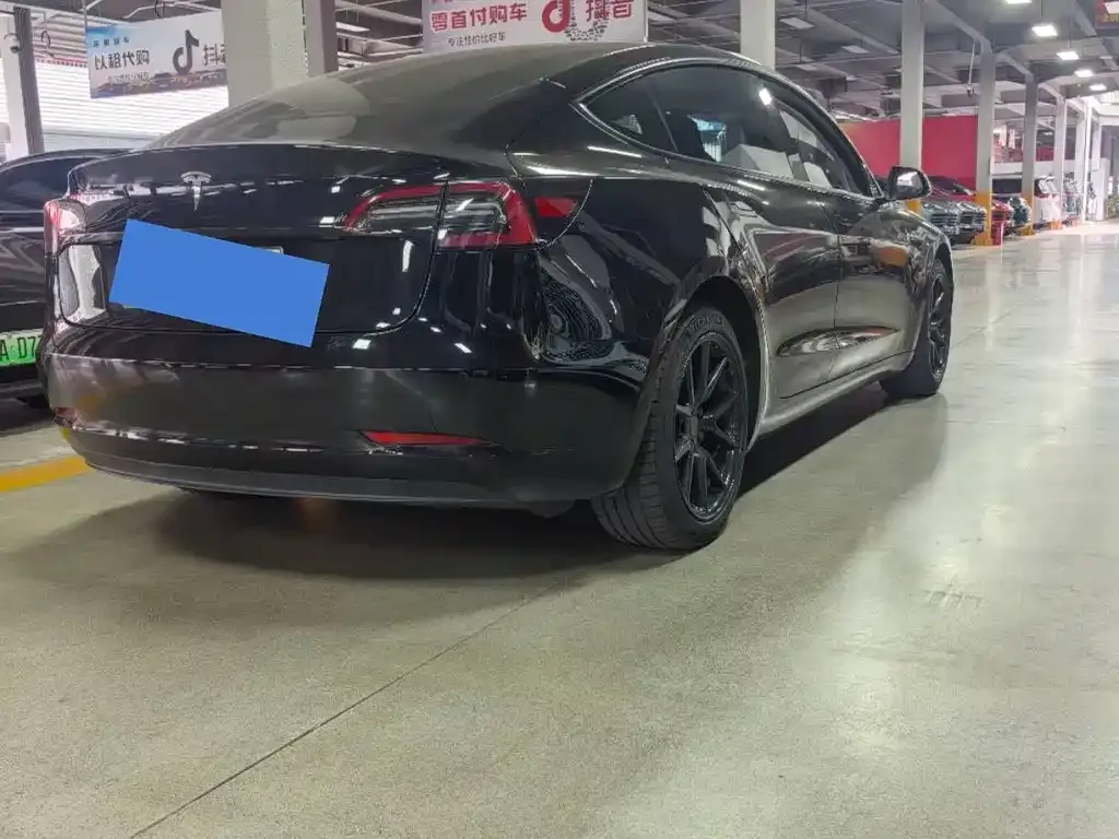 Tesla Model 3 — фото 2