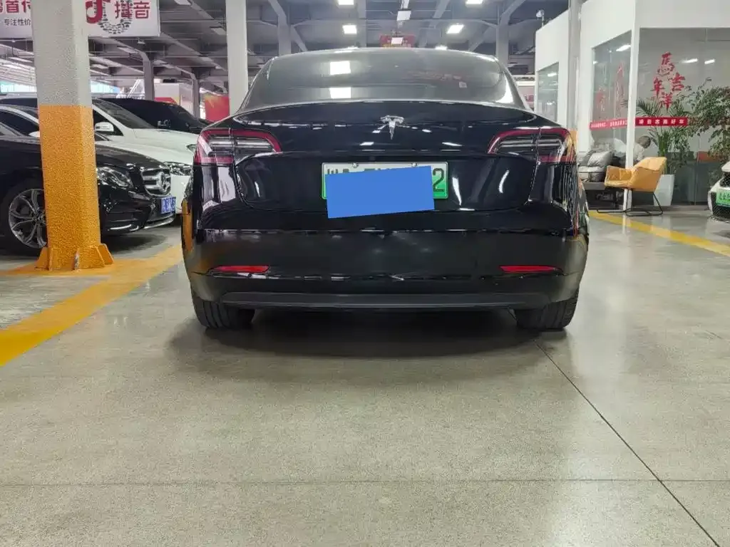 Tesla Model 3 — фото 6