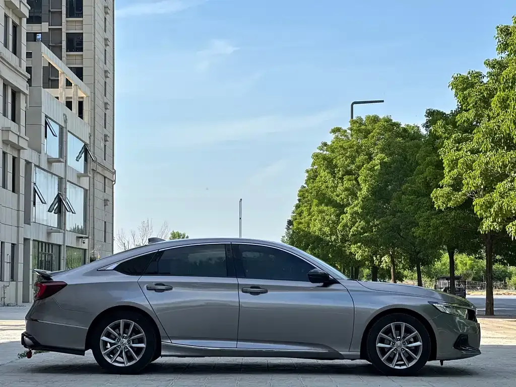 Honda Accord — фото 7