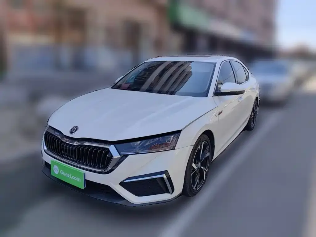 Skoda Octavia — фото 2