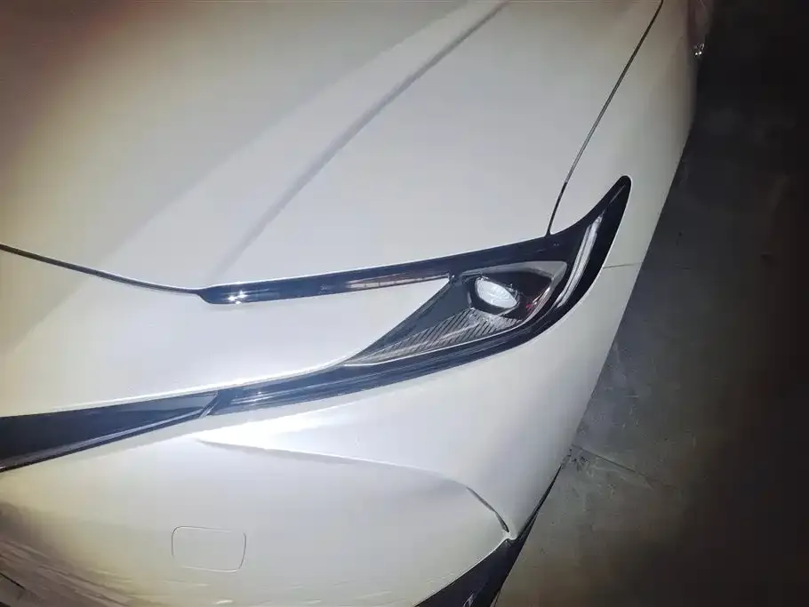 Toyota Camry — фото 5